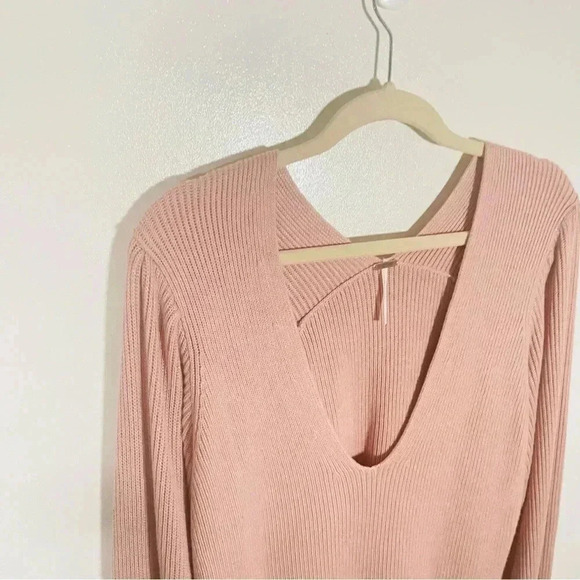 Free People Gingersnap Tunic Sweater Pink Rose Knit Barbiecore Pastel V-Neck - Picture 6 of 9